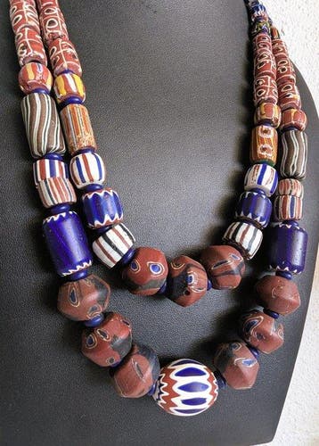 Set van 2 prachtige Afrikaanse colliers, samengesteld uit, Antiek en Kunst