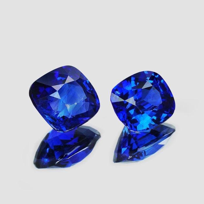 2 pcs Blauw Saffier - 1.90 ct - nternational Colored, Handtassen en Accessoires, Edelstenen