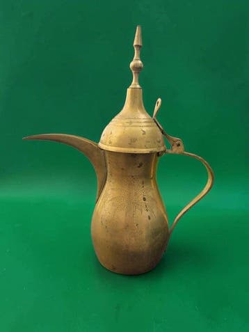 Oude traditionele Arabische koffiepot Dallah van, Antiek en Kunst