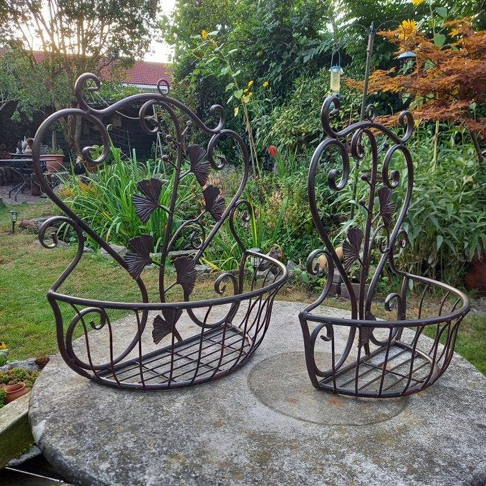 2 Decoratieve Planten Wand Hangers - Mand (2) - Metaal, Antiek en Kunst, Curiosa en Brocante