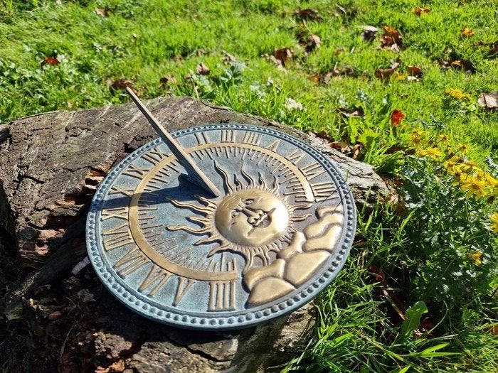 Zonnewijzer - Brons - Europa - 2026 - zon, Antiek en Kunst, Curiosa en Brocante