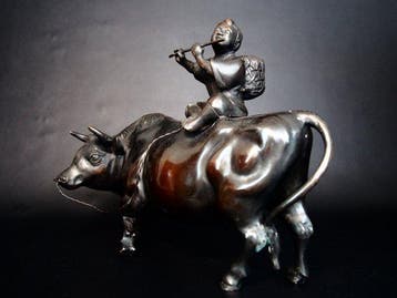 Brons - Maeda Shun  - Zeer fraaie Ushidouji  Bronzen