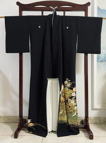 Japanse zijden zwarte kimono met mouwen - Japan - Halverwege