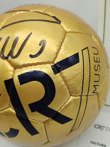 gouden voetbal van het CR7 Museum hand-signed - Cristiano, Nieuw