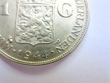 Nederland. Wilhelmina. 1 Gulden 1944 lage P variant (R)