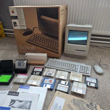 Apple Macintosh Performa 200 – Fully Recapped & Pristine –