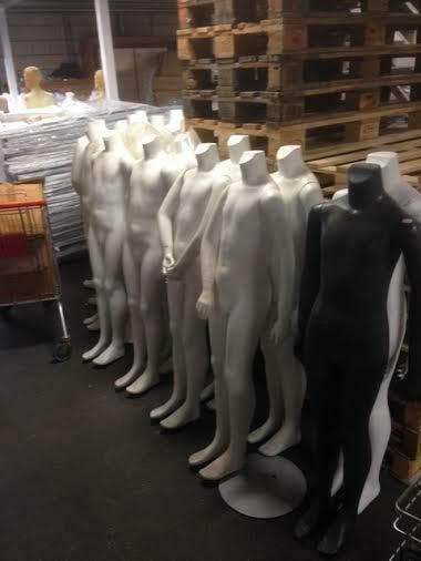 *TIP*  headless kinder etalagepoppen, Articles professionnels, Aménagement de Bureau & Magasin | Commerce & Inventaire, Enlèvement ou Envoi