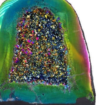 Regenboogkleur Amethist - Geode - 25x20x13 cm- 7.75 kg