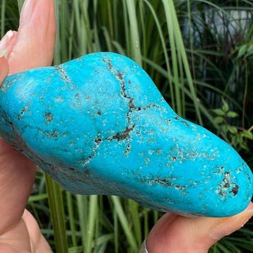 Nugget de turquoise 560,50 ct. Groupe de cristal - Hauteur :