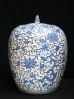 Vase avec couvercle - Porcelaine - Émail peint à la main de