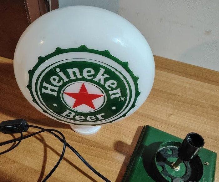 Heineken Advertentiefiguur - Opaline glas, Polycarbonaat,, Antiek en Kunst, Antiek | Wandborden en Tegels