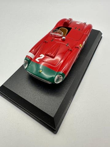 Model Best 1:43 - Voiture de course miniature (3) - Ferrari
