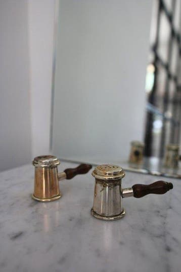 Zout- en pepervaatjes - Messing - stempel, ITALIË, Antiek en Kunst