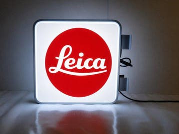 Vierkant wit/rood Leica - Lichtbord - Plastic