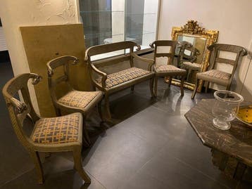 4 chairs and a bench - Hout, sheet metal - India - Begin 20e