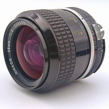 Nikon Nikkor 28mm f/2 Ai HN-1 Lens Hood L1Bc with Protective, Nieuw