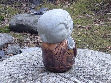 Japanse Jizo, handgemaakt beeld - Steen, Gegoten steen -