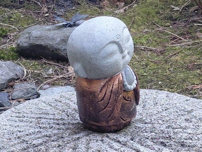 Japanse Jizo, handgemaakt beeld - Steen, Gegoten steen -, Antiek en Kunst, Antiek | Overige Antiek