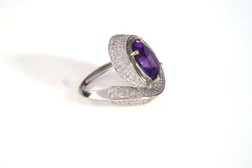 Ring - 18 karaat Witgoud - 7.76ct. tw. Amethist - Diamant, Handtassen en Accessoires, Nieuw