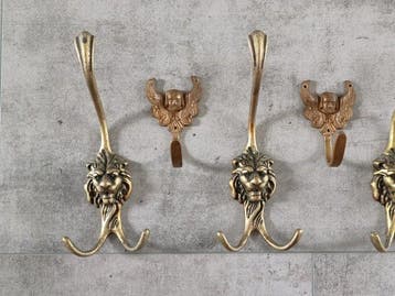 Ensemble de patères (7) - Cuivre, Laiton - Lion et chérubin, Antiquités & Art