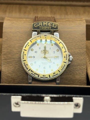Camel Trophy - GMT World Time Green Belt - Swiss Made -, Handtassen en Accessoires, Horloges | Heren, Nieuw