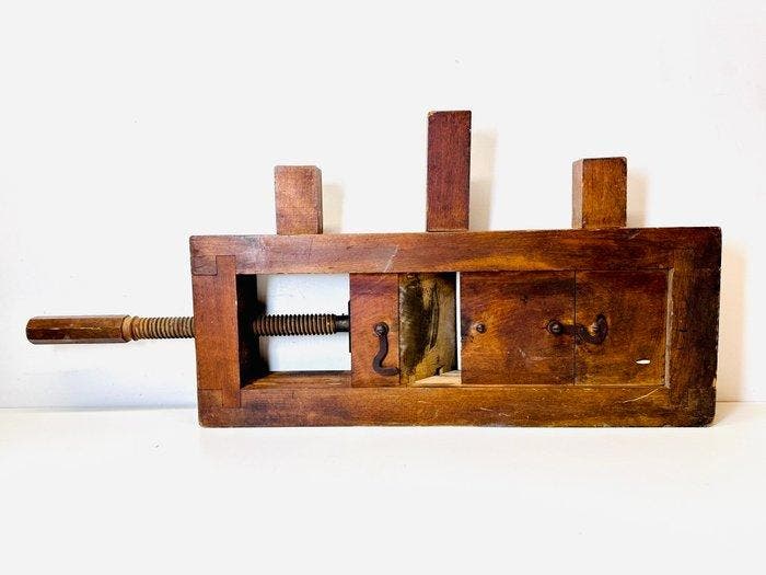 Carpenter’s Shooting Box with Screw Mechanism -, Antiek en Kunst, Antiek | Overige Antiek