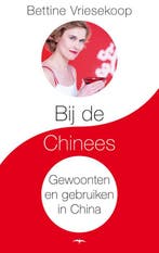 Bij de Chinees 9789060057537 Bettine Vriesekoop, Verzenden, Gelezen, Bettine Vriesekoop