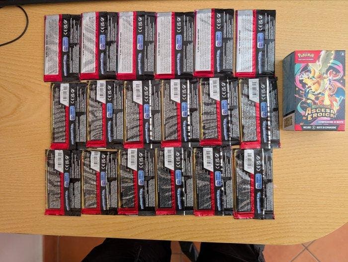 Pokémon - 18 Booster pack - Booster Pack + Celebi Crystal e, Hobby en Vrije tijd, Verzamelkaartspellen | Pokémon