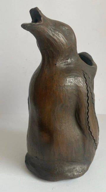 Kruik - Oude kan met een handvat in de vorm van een pinguïn,