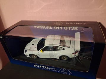 Autoart 1:18 - Modelauto - Porsche 911 GT3R, Nieuw