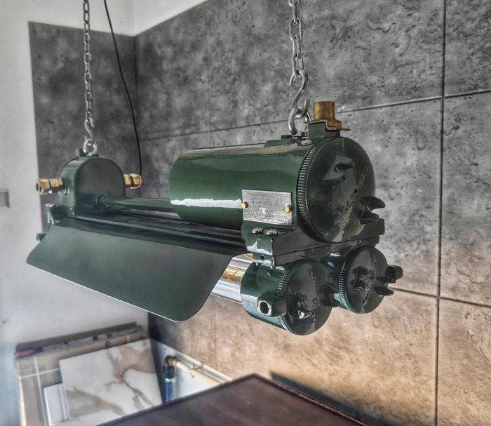 Dea Yang - DEA YANG - Plafondlamp - Staal, Aluminium, Antiquités & Art, Antiquités | Assiettes décoratives & Carrelages