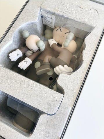 Kaws (1974) - Kaws clean slate brown Medicom toy 2018
