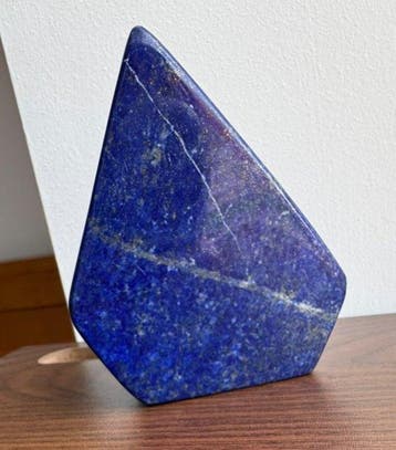 Lapis-lazuli bleu royal poli de haute qualité Forme libre -