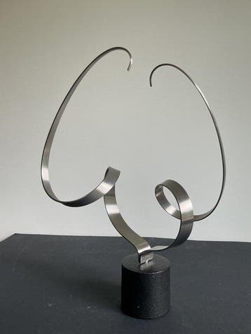 after Curtis Jere - Beeld, Zonder titel - 35 cm - Aluminium
