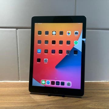 Apple iPad (5th Generation) 128GB Wifi - Mobiele telefoon, Nieuw