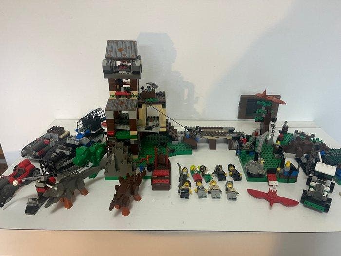 Lego Set - Jurassic World - LEGO Adventurers – Jungle, Enfants & Bébés, Jouets | Duplo & Lego