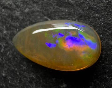 Opaal Cabochon- 0.4 g