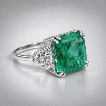 Ring - 18 karaat Witgoud - 5.59ct. tw. Smaragd - Diamant -, Nieuw