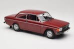 Modelcar Group 1:18 - Model sedan - Volvo 142