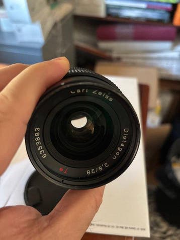 Carl Zeiss Distagon 2.8/28 Objectif principal