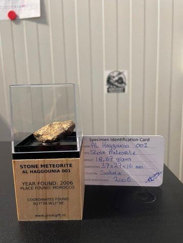 Météorite Al Haggounia 001 - Météorite chondrite - sur socle