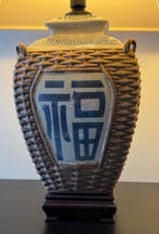 Tafellamp (2) - Aardewerk - Chinese met keramiek mand, Antiek en Kunst