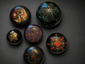 Doos (6) - pa - 6 Vintage Hand-Decorated