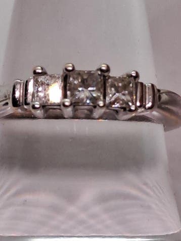 Ring - 18 karaat Geel goud Diamant (Natuurlijk gekleurd), Handtassen en Accessoires, Ringen, Nieuw