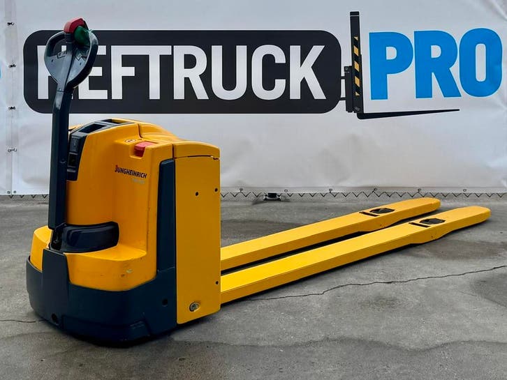 Jungheinrich EJE225 (2013) met 240 cm lange vorken MET VIDEO, Zakelijke goederen, Machines en Bouw | Heftrucks en Intern transport