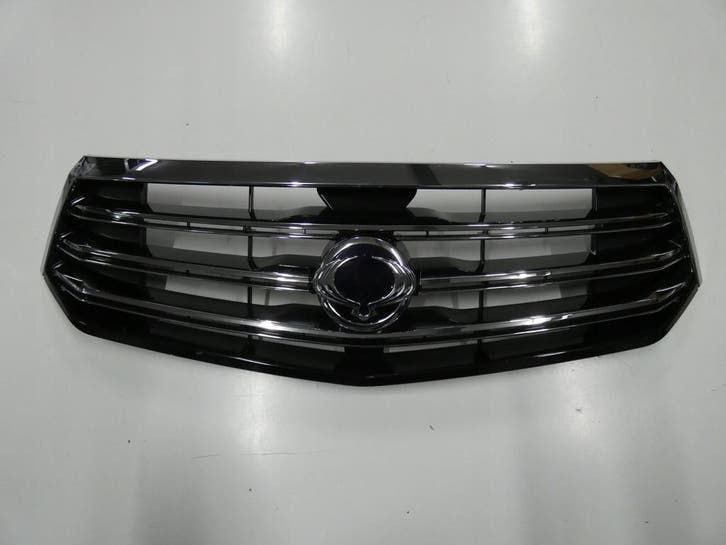 Grill SsangYong Rodius - Gebruikt, Auto-onderdelen, Carrosserie, Gebruikt, Verzenden
