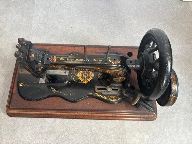 Singer Fiddlebase (1881) New Family 12K Naaimachine -, Antiek en Kunst, Kunst | Designobjecten