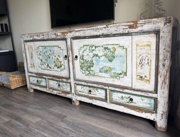 Chinees handbeschilderd dressoir eerste helft 20e eeuw