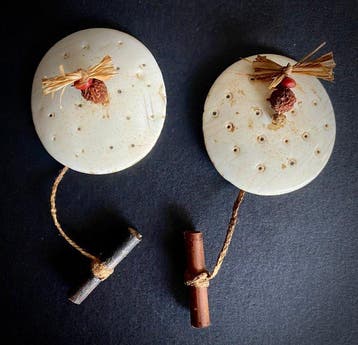 Boucles doreilles tribales Naga en coquillage, bois et