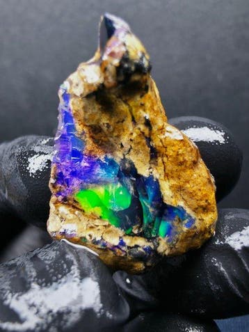 38cts Crystal Opal Specimen Ruw- 7.9 g